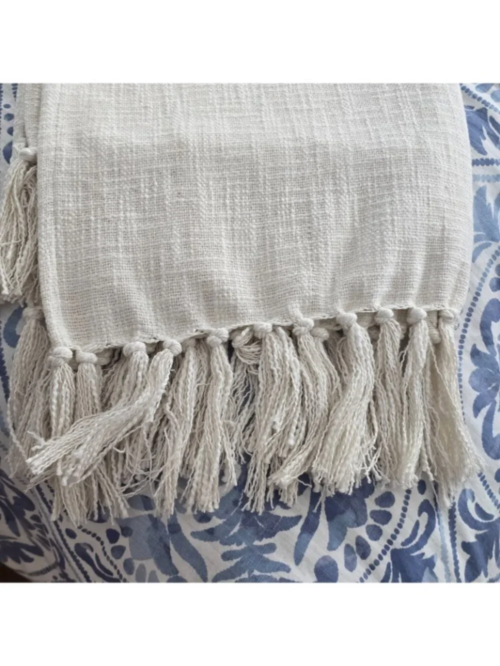 VLiving throw blanket